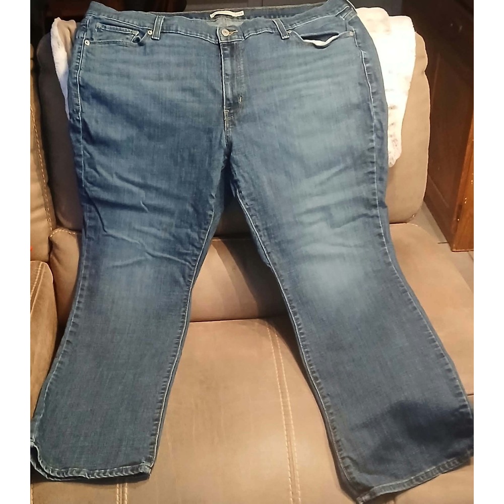 Levis Classic Bootcut Jeans Womens 24W Medium Wash Denim Plus Size 23649-0020